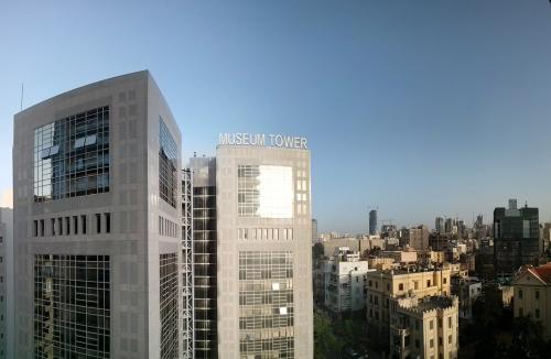 _Beirut no es solo una ciudad antigua y decadente. También hay barrios modernos y por todas partes pueden verse edificios en construcción... (Autor: Jordi Fabre)