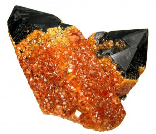 Spessartine, quartz
Tongbei, Yunxiao, Zangzhou, Fujian, China
105 mm x 75 mm (Author: Carles Millan)