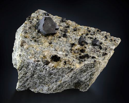 Cafarsite<br />Wannigletscher, Scherbadung (Monte Cervandone), Kriegalp Valley, Binn Valley (Binntal), Wallis (Valais), Switzerland<br />12 x 9 x 6.5 cm / main crystal: 2.6 cm.<br /> (Author: MIM Museum)