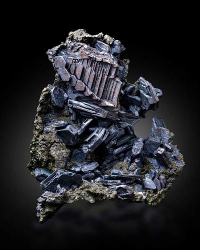 Djurleite-Chalcocite intergrowth<br />Aït Ahmane (pozo auxiliar), Agdz, distrito minero Bou Azzer, Provincia Zagora, Región Drâa-Tafilalet, Marruecos<br />9.5 x 10 x 7.5 cm / main crystal: 4.9 cm<br /> (Author: MIM Museum)
