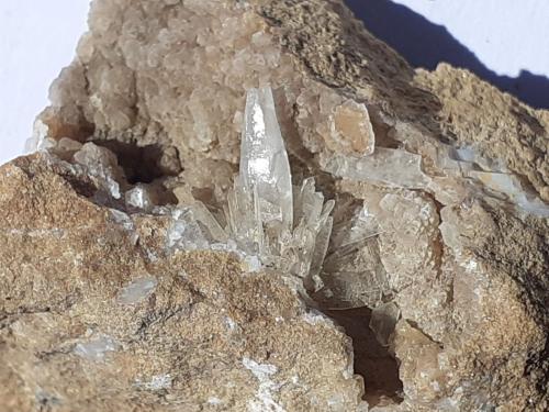 Aragonite, Baryte<br />Magnesite deposit, Bürglkopf, Hochfilzen, Kitzbühel District, North Tyrol, Tyrol/Tirol, Austria<br />3 x 3 cm<br /> (Author: Volkmar Stingl)
