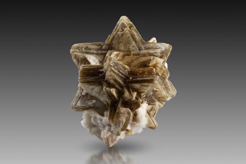 Muscovite<br />Pegmatita Mamona, Araçuaí, Jequitinhonha, Minas Gerais, Brasil<br />9.5 x 8 x 11 cm / main crystal: 9.5 cm<br /> (Author: MIM Museum)