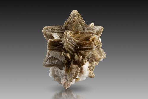 Muscovite<br />Mamona pegmatite, Araçuaí, Vale do Jequitinhonha, Minas Gerais, Brazil<br />9.5 x 8 x 11 cm / main crystal: 9.5 cm<br /> (Author: MIM Museum)