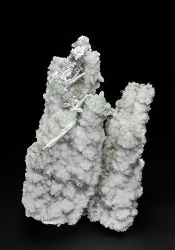Quartz, Calcite<br />Second Sovetskii Mine, Dalnegorsk, Dalnegorsk Urban District, Primorsky Krai, Russia<br />13.0 x 8.4 cm<br /> (Author: am mizunaka)