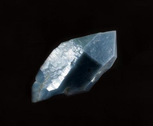 Blue Quartz.
Los Vives - Orihuela - Alicante (Spain)
Size of the specimen: 20x10mm (Author: trencapedres)