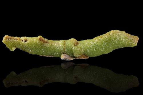 Adamita<br />Ojuela Mine, Mapimí, Municipio Mapimí, Durango, Mexico<br />26,5 x 4,5 x 6,0 cm<br /> (Autor: Museo MIM)