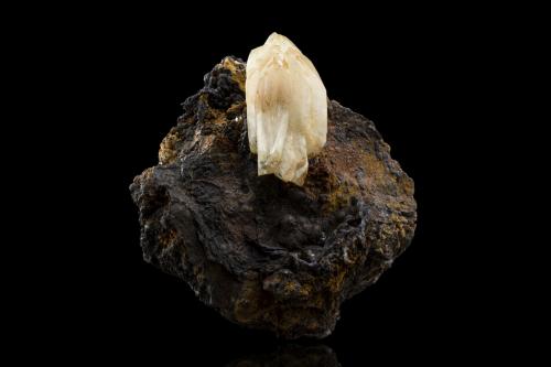 Adamita<br />Ojuela Mine, Mapimí, Municipio Mapimí, Durango, Mexico<br />9,0 x 9,5 x 7,0 cm<br /> (Autor: Museo MIM)