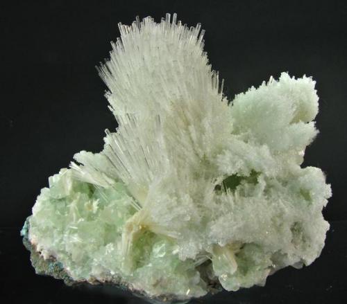 Mesolite  on  Apophyllite on Trapp basalt matrix, Poonah district, India. (Author: Montanpark)