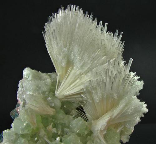 Mesolite on  Apophyllite on Trapp basalt matrix, Poonah district, India.
Size 12 x 10.5 x 7.5 cm. (Author: Montanpark)