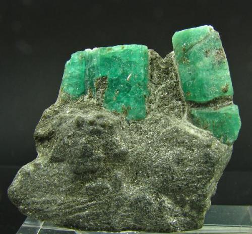 Beryl var. Emerald, Malyshevo,  Urals Region,  Russia. (Author: Montanpark)