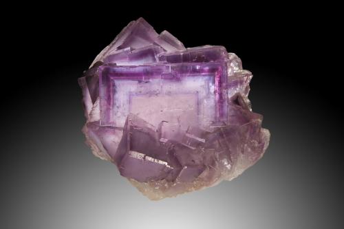 Fluorita<br />La Cabaña, Valdelmar, zona minera de Berbes, Berbes, Ribadesella, Comarca Oriente, Principado de Asturias (Asturias), España<br />11 x 9cm, arista 6cm<br /> (Autor: Raul Vancouver)