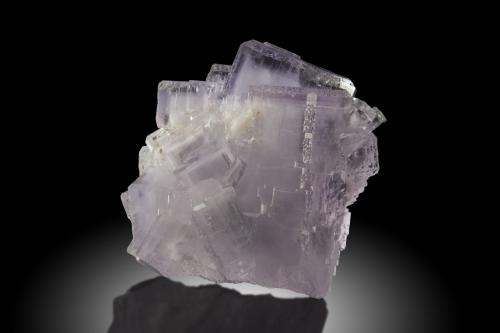 Fluorita<br />La Cabaña, Valdelmar, zona minera de Berbes, Berbes, Ribadesella, Comarca Oriente, Principado de Asturias (Asturias), España<br />12 x 10cm, arista 8cm<br /> (Autor: Raul Vancouver)