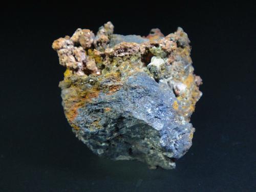 Cobre<br />Minas de El Horcajo, Pozo San Germán (Concesión "San Ceferino"), El Horcajo, Almodóvar del Campo, Comarca Campo de Calatrava, Ciudad Real, Castilla-La Mancha, España<br />3 x 3 cm.<br /> (Autor: Antonio P. López)