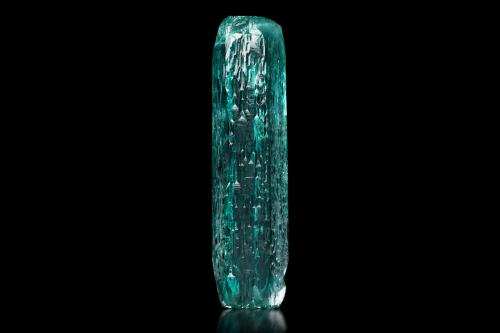 Beryl (variety aquamarine)<br />Jaquetô Mine, Guaratinga, Bahia, Northeast Region, Brazil<br />4 x 3.5 x 15 cm / main crystal: 15 cm<br /> (Author: MIM Museum)