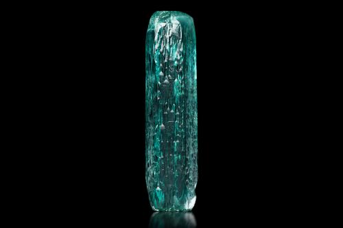 Beryl (variety aquamarine)<br />Mina Jaquetô, Guaratinga, Bahia, Región Nordeste, Brasil<br />4 x 3.5 x 15 cm / main crystal: 15 cm<br /> (Author: MIM Museum)