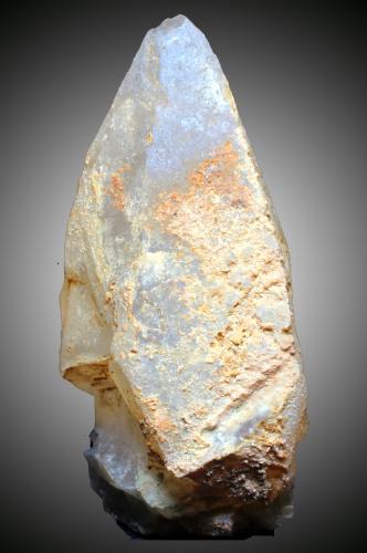 Calcita<br />Paraje El Salt, Xixona (Jijona), Comarca L'Alacantí, Alicante / Alacant, Comunidad Valenciana / Comunitat Valenciana, España<br />55 x 30 x 23 mm<br /> (Autor: José Luis Zamora)