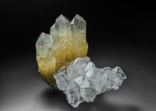 Quartz and Fluorite<br />Huanggang Mines, Hexigten Banner (Kèshíkèténg Qí), Chifeng (Ulanhad), Inner Mongolia Autonomous Region, China<br />11.4 x 10.3<br /> (Author: am mizunaka)