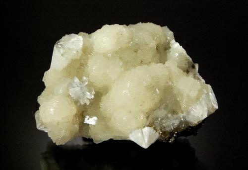 Stilbite (Subgroup)<br />Dyer Quarry, Birdsboro, Berks County, Pennsylvania, USA<br />6.0 x 4.0 cm<br /> (Author: Michael Shaw)