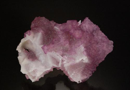 Fluorite<br />La Fluorita Dulcita Cu prospect, Cochise County, Arizona, USA<br />7.0 x 5.0 x 2.0 cm<br /> (Author: Michael Shaw)