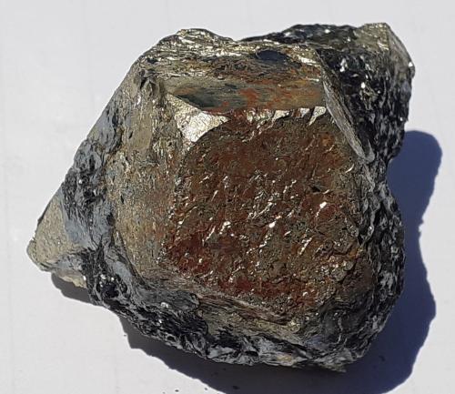 Pyrite, Hematite<br />Waldenstein, Distrito Wolfsberg, Estiria/Steiermark, Austria<br />4,5 x 3,5 cm<br /> (Author: Volkmar Stingl)