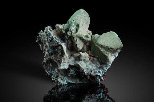 Phosphohedyphane<br />Pimbi Hill, Mindouli, Mindouli District, Pool Department, Republic of the Congo<br />5 x 4 x 5 cm / main crystal: 2.5 cm<br /> (Author: MIM Museum)