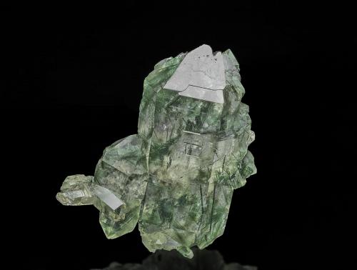 Quartz, Actinolite (variety byssolite)<br />Miage Glacier, Veny Valley, Monte Bianco Massif (Mont Blanc Massif), Courmayeur, Aosta Valley (Val d'Aosta), Italy<br />6.2 x 5.0 cm<br /> (Author: am mizunaka)