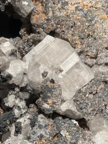 Cerussite, Mottramite<br />Mina Tsumeb, Tsumeb, Región Otjikoto, Namibia<br />193 mm X 143 mm X 82 mm<br /> (Author: Robert Seitz)