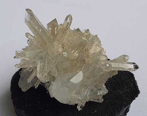 Quartz<br />Gaolingxia tunnel (construction site), Jianyang, Nanping Prefecture, Fujian Province, China<br />2,5 x 2,5 cm<br /> (Author: Volkmar Stingl)