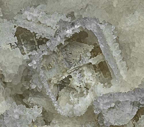 Quartz<br />Chala Mine, Spachievo, Mineralni Bani Municipality, Haskovo Oblast, Bulgaria<br /><br /> (Author: am mizunaka)