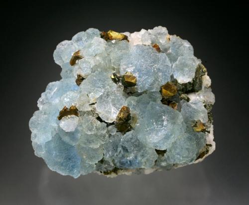 Fluorite with Chalcopyrite<br />South Caradon, Liskeard, Cornwall, Inglaterra / Reino Unido<br />7x5x4 cm overall<br /> (Author: Jesse Fisher)