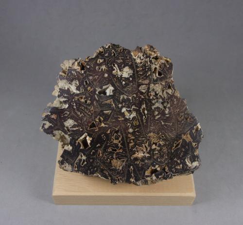 Galena y Esfalerita<br />Mina Schmalgraf, Kelmis (La Calamine), Verviers, Provincia Lieja, Región Valona, Bélgica<br />8,3 x 7,5 x 4 cm.  388,5 g.<br /> (Autor: J. G. Alcolea)
