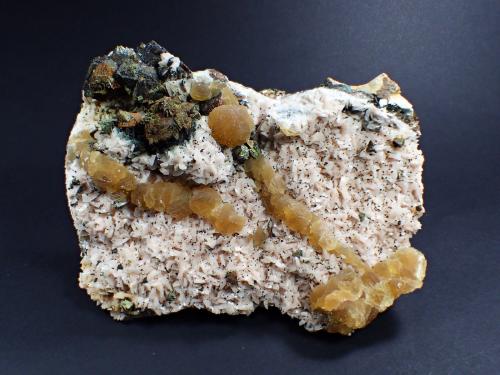 Calcite, Chalcopyrite, Dolomite<br />Bullfrog Mine, Joplin Field, Joplin, Tri-State District, Jasper County, Missouri, USA<br />183 mm x 121 mm x 65 mm<br /> (Author: Don Lum)