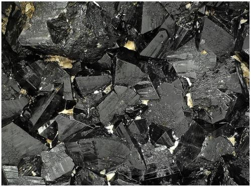 Cassiterite<br />Huanuni Mine, Huanuni, Dalence Province, Oruro Department, Bolivia<br />150 mm x 110 mm x 70 mm<br /> (Author: silvia)