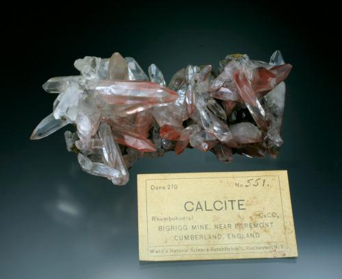 Calcite and hematite<br />Mina Bigrigg, Bigrigg, West Cumberland Iron Field, (antes Cumberland), Cumbria, Inglaterra / Reino Unido<br />11x6x5 cm<br /> (Author: Jesse Fisher)