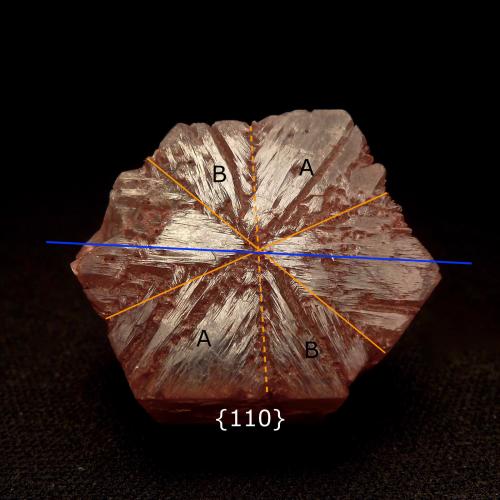 Aragonito<br />Camporrobles, Comarca Requena-Utiel, Valencia / València, Valencian Community / Comunitat Valenciana, Spain<br />27 x 25 x 12 mm<br /> (Autor: Josele)