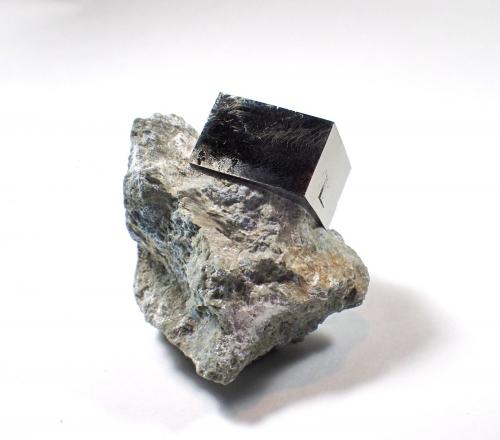 Pyrite<br />Ampliación a Victoria Mine, level 1, De Alcarama Range, Navajún, Comarca Cervera, La Rioja, Spain<br />53 mm x 54 mm x 40 mm<br /> (Author: Don Lum)