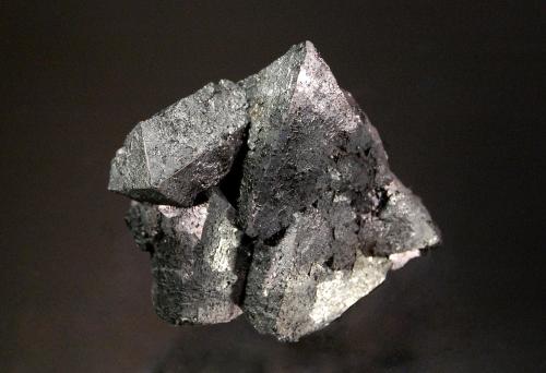 Magnetite<br />Distrito Iron Springs, Condado Iron, Utah, USA<br />4.0 x 3.5 cm<br /> (Author: Michael Shaw)