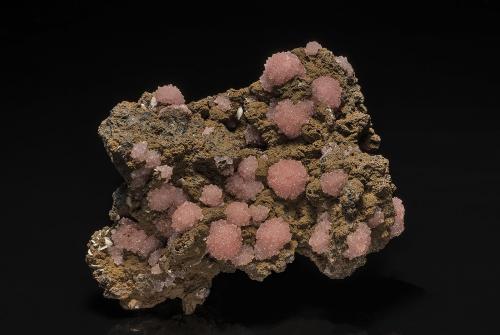 Rhodochrosite, Gageite<br />Mina N'Chwaning II, Zona minera N'Chwaning, Kuruman, Kalahari manganese field (KMF), Provincia Septentrional del Cabo, Sudáfrica<br />5.3 x 4.2 cm<br /> (Author: am mizunaka)