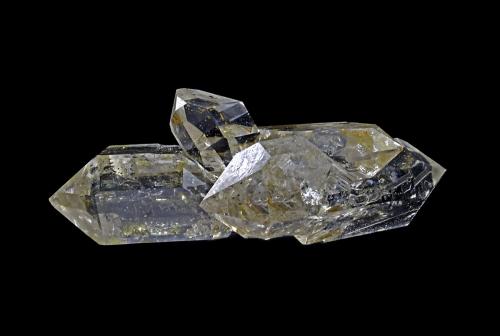 Cuarzo - Petroleo<br />Zona minera de Berbes, Berbes, Ribadesella, Comarca Oriente, Principado de Asturias (Asturias), España<br />27x14x12mm<br /> (Autor: Carlos Pareja)