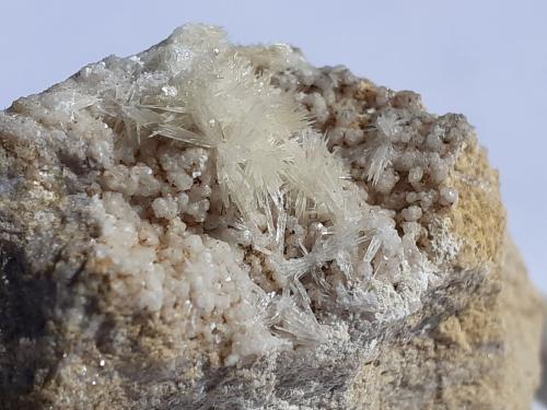 Aragonite, Calcite<br />Magnesite deposit, Weissenstein, Hochfilzen, Kitzbühel District, North Tyrol, Tyrol/Tirol, Austria<br />4,5 x 3 cm<br /> (Author: Volkmar Stingl)