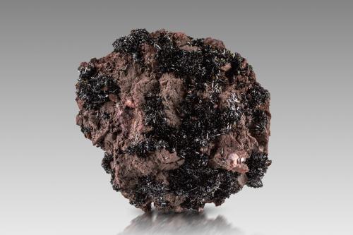 Duftite<br />Tsumeb Mine, Tsumeb, Otjikoto Region, Namibia<br />9 x 7.5 x 3 cm / main crystal: 0.6 cm<br /> (Author: MIM Museum)