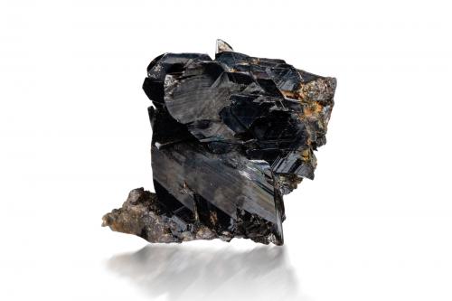 Schneiderhöhnite<br />Tsumeb Mine, Tsumeb, Otjikoto Region, Namibia<br />2.5 x 2 x 2 cm / main crystal: 2.3 cm<br /> (Author: MIM Museum)
