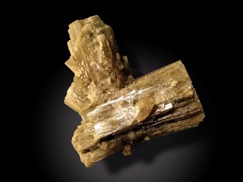 Aragonite<br />Keuper outcrop, Rambla de la Tenazga, Camporrobles, Comarca Requena-Utiel, Valencia / València, Valencian Community / Comunitat Valenciana, Spain<br />62 mm x 76 mm x 35 mm<br /> (Author: Firmo Espinar)