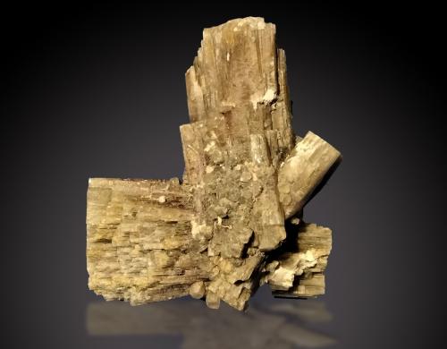 Aragonite<br />Keuper outcrop, Rambla de la Tenazga, Camporrobles, Comarca Requena-Utiel, Valencia / València, Valencian Community / Comunitat Valenciana, Spain<br />62 mm x 76 mm x 35 mm<br /> (Author: Firmo Espinar)