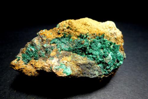 Malaquita<br />Marialina Mine, Peraleda de San Román, Comarca Las Villuercas, Cáceres, Extremadura, Spain<br />6 x 4 cm.<br /> (Autor: javier ruiz martin)