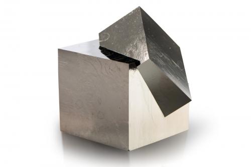 Pyrite<br />Mina Ampliación a Victoria, Sierra de Alcarama, Navajún, Comarca Cervera, La Rioja, España<br />5 x 5 x 4.5 cm<br /> (Author: MIM Museum)