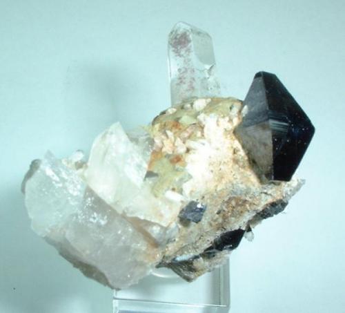 Anatase, quartz
Zard Mts., Raskoh Mts., Balochistan, Pakistan
43 mm x 35 mm (Author: Carles Millan)