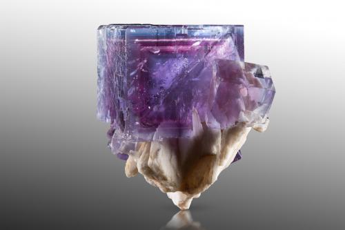 Fluorite with Baryte<br />La Cabaña, Valdelmar, Berbes mining area, Berbes, Ribadesella, Comarca Oriente, Principality of Asturias (Asturias), Spain<br />6.5 x 6 x 6.5 cm<br /> (Author: MIM Museum)