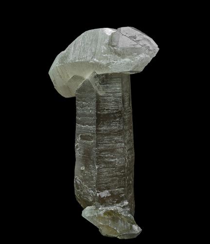 Quartz (variety smoky quartz)<br />Mono Lake, Mono County, California, USA<br />6.3 x 3.4 cm<br /> (Author: am mizunaka)