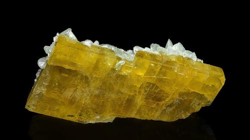 Baryte, Calcite<br />Meikle Mine, Bootstrap District, Elko County, Nevada, USA<br />10.0 x 4.8 cm<br /> (Author: am mizunaka)